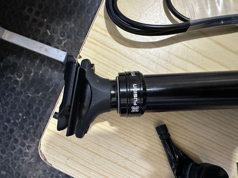 Used X-Fusion Manic Dropper Seatpost 30.9mm 150mm bike — image 6 of 6