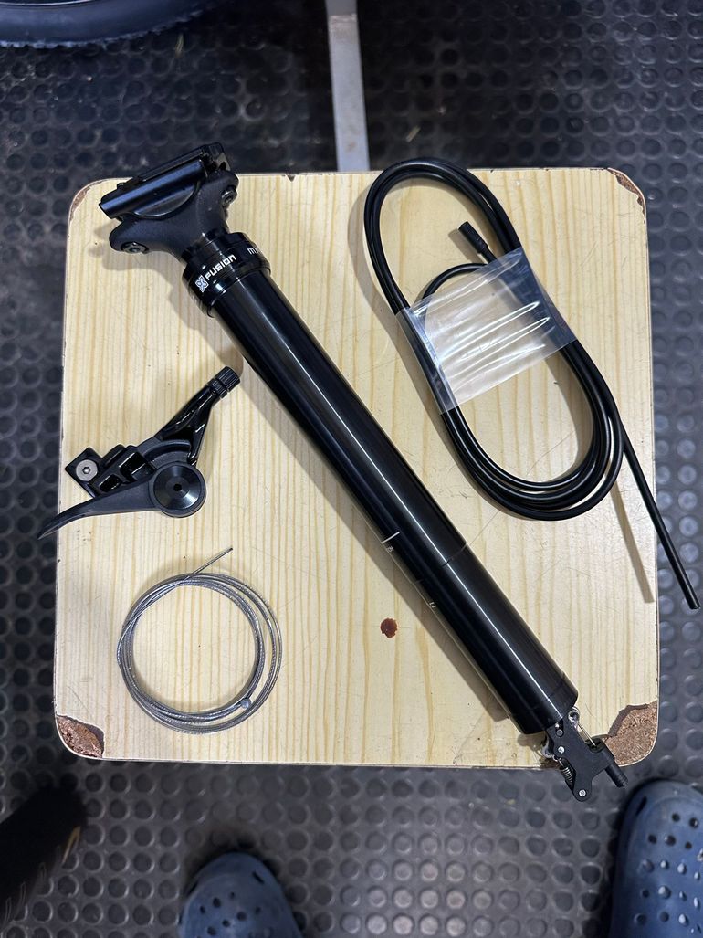 Used X-Fusion Manic Dropper Seatpost 30.9mm 150mm bike — image 1 of 6