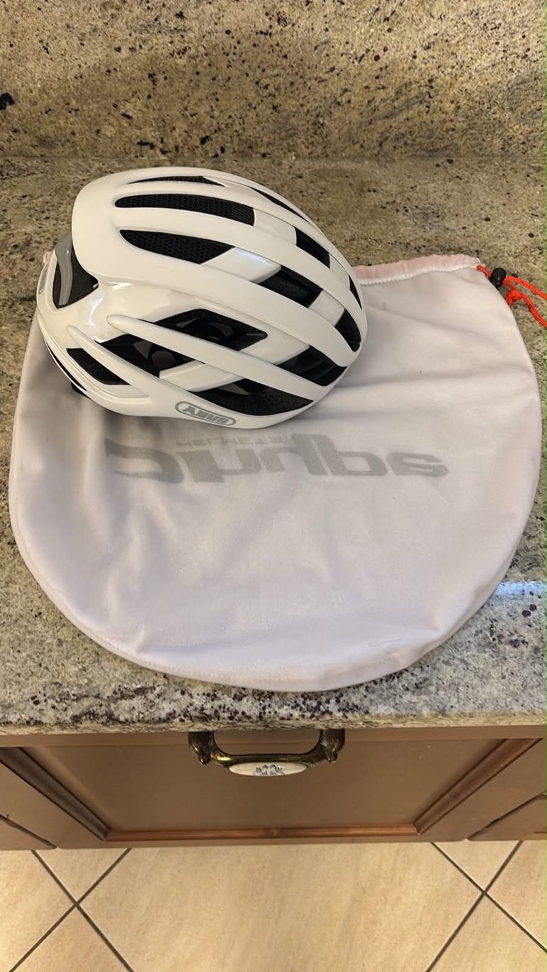Used ABUS AirBreaker 2.0 MIPS Helmet 2026 bike — image 8 of 8