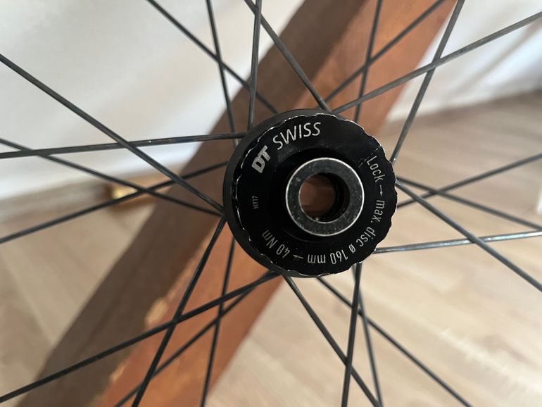 Used Bontrager Aeolus RSL 37 Tubular Carbon Wheelset bike — image 4 of 8