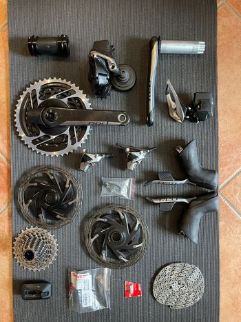 Used Sram RED AXS 2022 bike — image 10 of 13