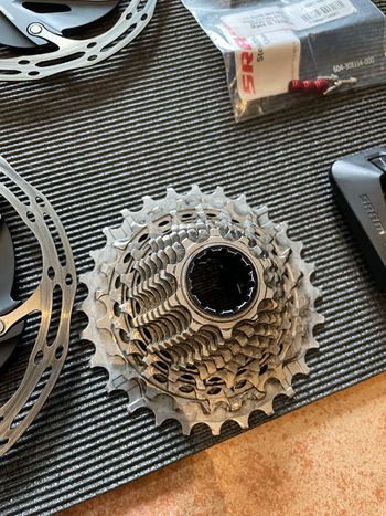 Used Sram RED AXS 2022 bike — image 11 of 13