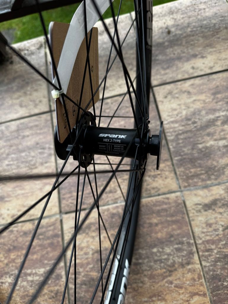 Used Spank Vibrocore 350 29” Front Wheel bike — image 2 of 4