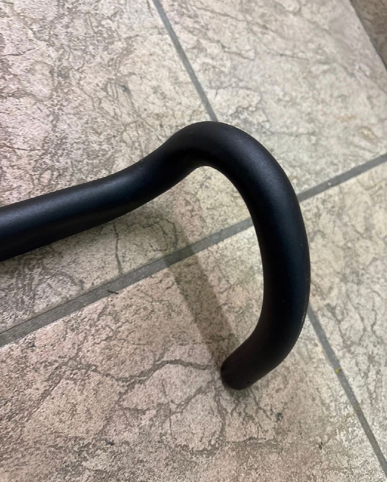 Used Cinelli Manubrio 44cm 2025 bike — image 4 of 5