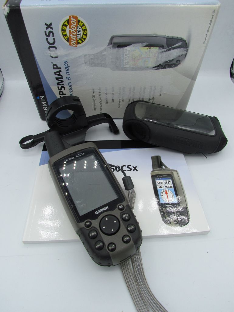 Used Garmin GPSMAP 60CSx GPS Navigator bike — image 1 of 9