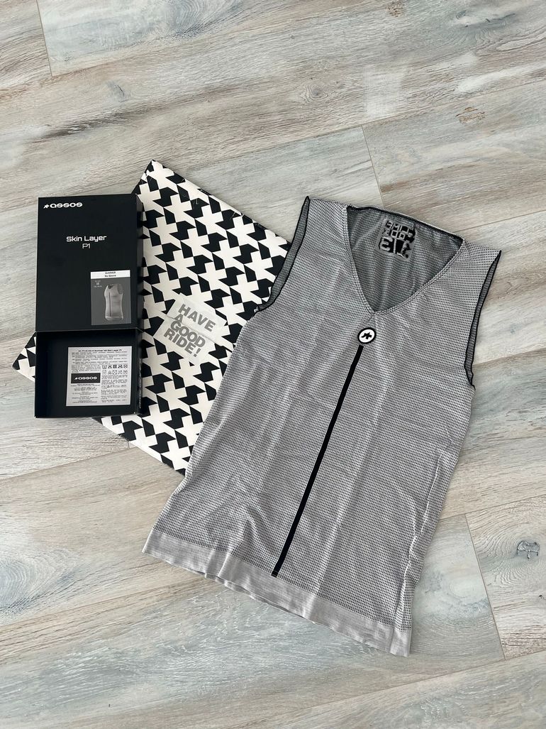 Used Assos Camisola Interior 2025 bike — image 3 of 13
