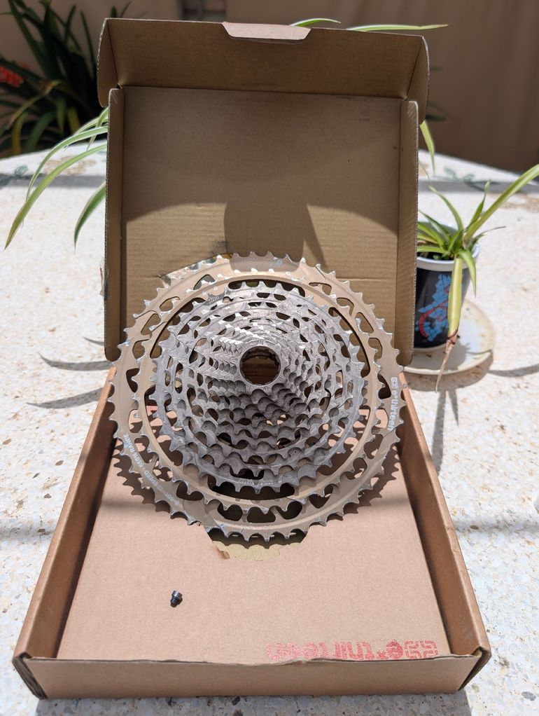 Used E*Thirteen Helix Plus 12-Speed 9-50t Cassette 2024 bike — image 1 of 7