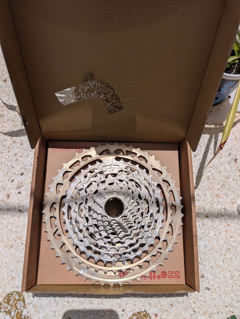 Used E*Thirteen Helix Plus 12-Speed 9-50t Cassette 2024 bike — image 2 of 7
