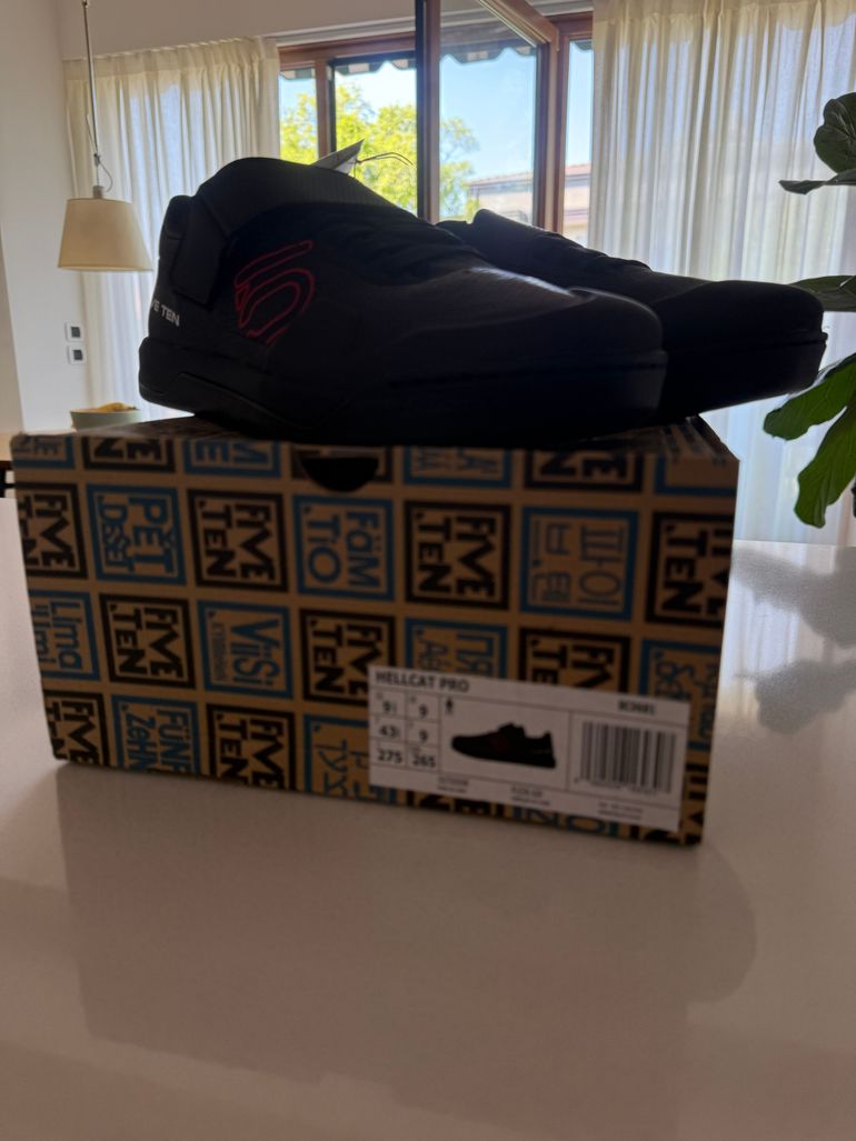 Used Five Ten Hellcat Pro bike — image 2 of 5