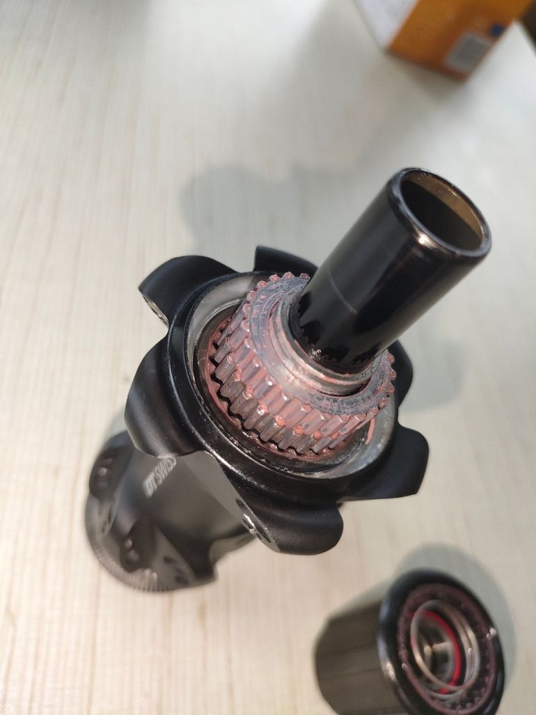 Used Dt Swiss 370 Rear Hub 11-speed Ratchet 2024 bike — image 7 of 10