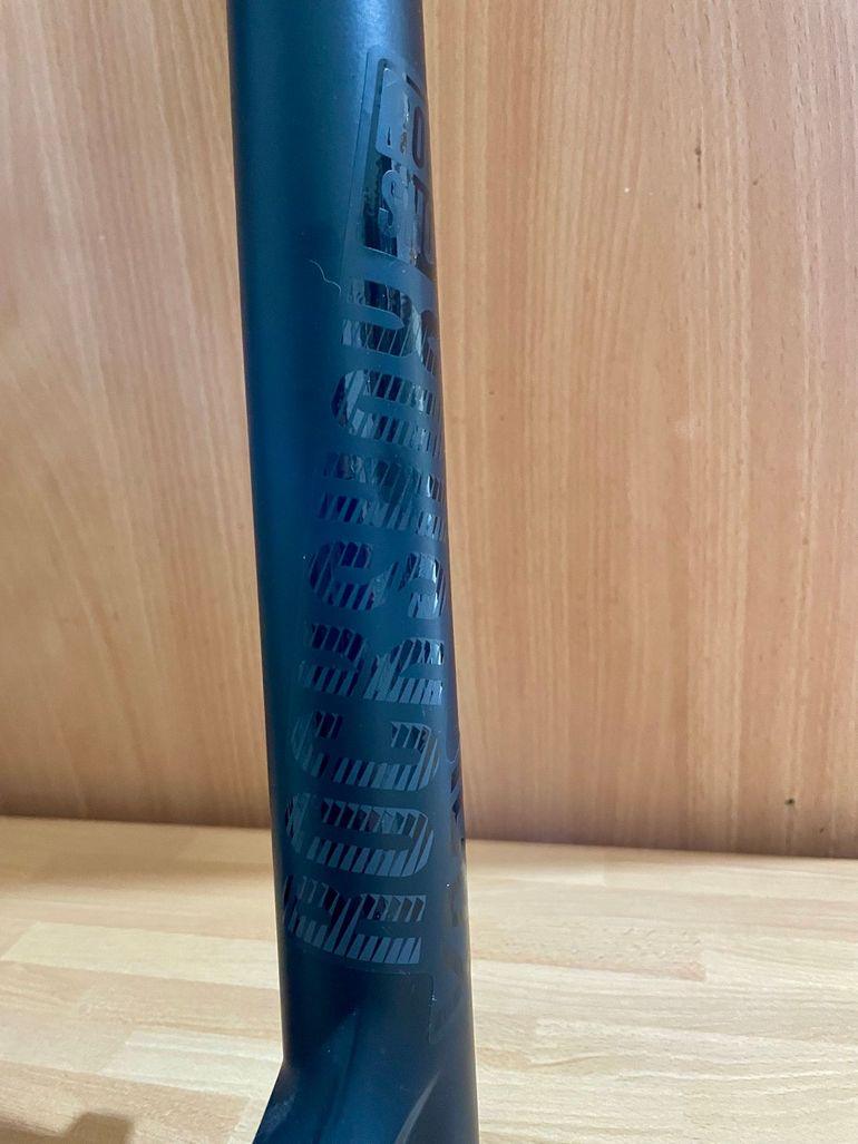 Used RockShox Yari RC 27.5" 190mm bike — image 7 of 9