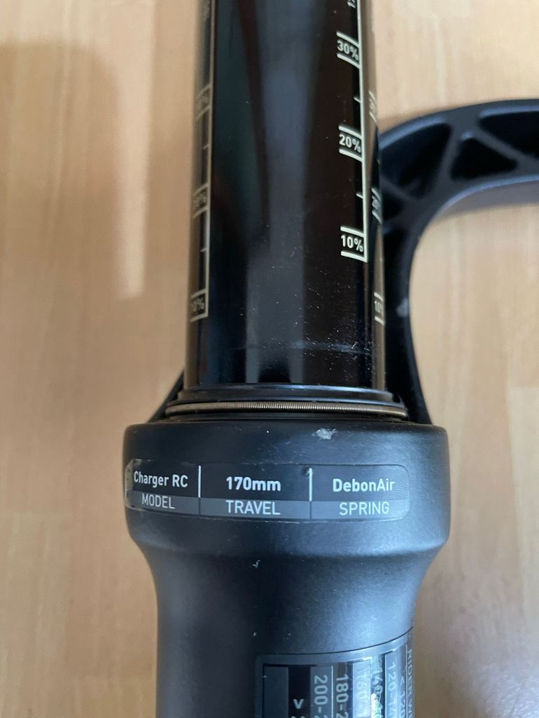 Used RockShox Yari RC 27.5" 190mm bike — image 9 of 9