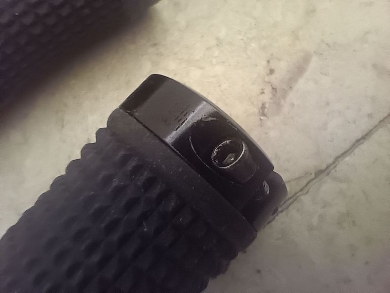 Used Santa Cruz House Grips 2023 bike — image 4 of 4