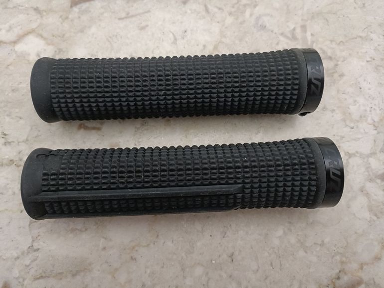Used Santa Cruz House Grips 2023 bike — image 2 of 4