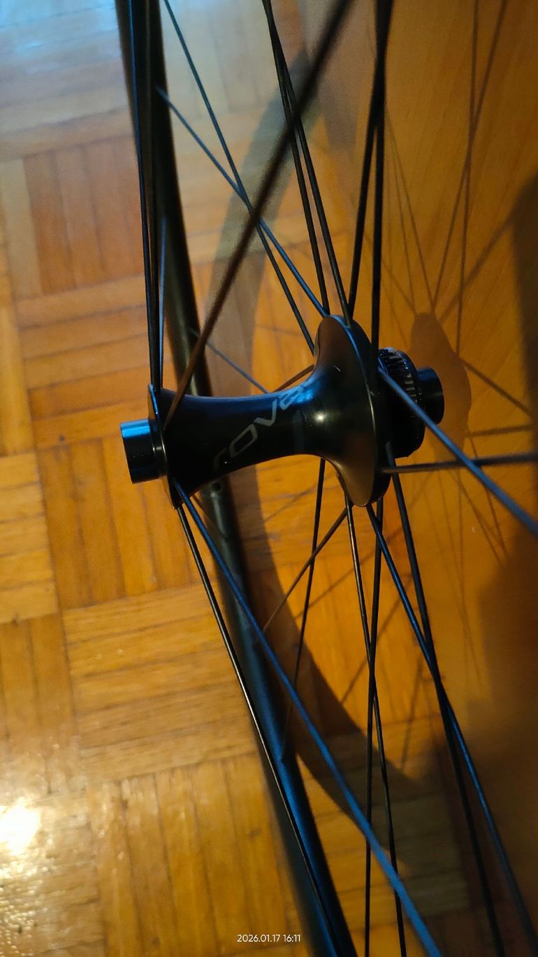 Used Roval Complete Wheelset 2018 bike — image 5 of 9