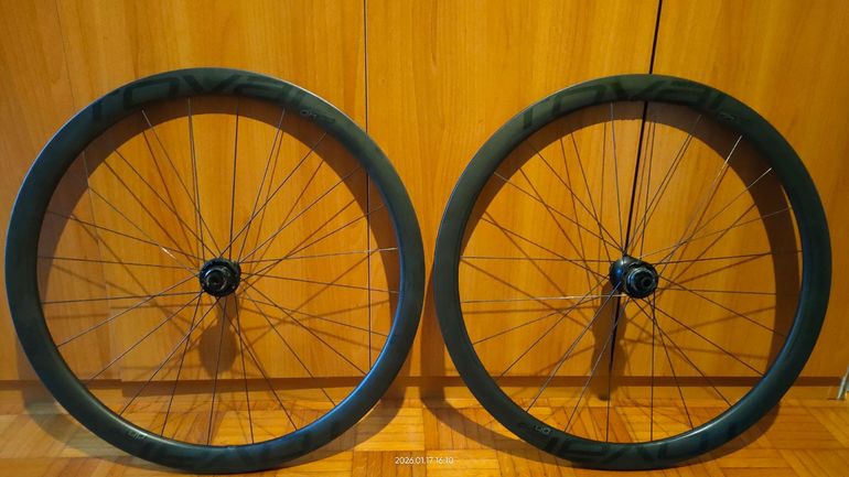 Used Roval Complete Wheelset 2018 bike — image 8 of 9