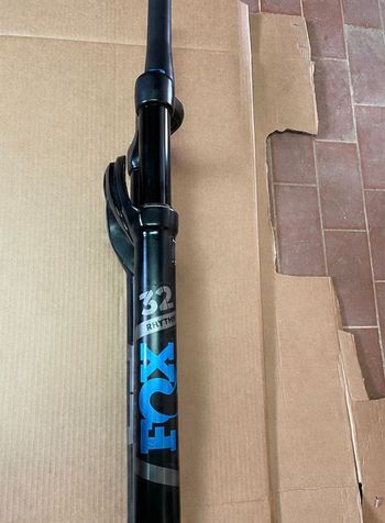 Used Fox 32 Float Rhythm 29" 100mm Fork 2019 bike — image 3 of 6
