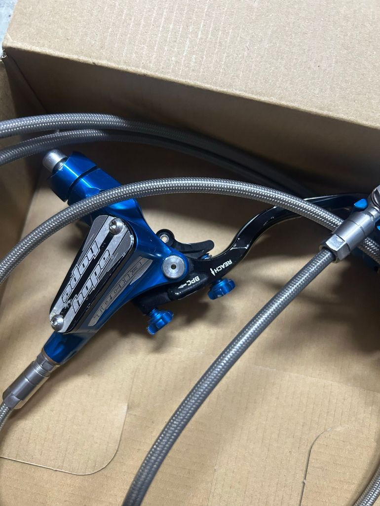 Used Hope Tech 3 E4 Disc Brake bike — image 3 of 5