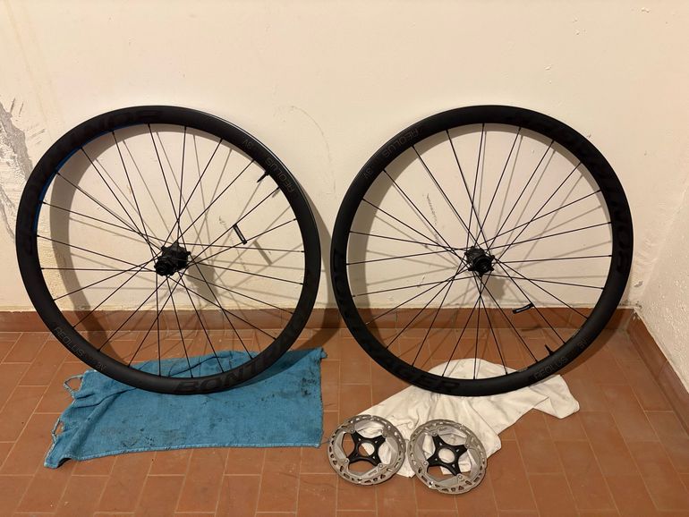 Used Bontrager Aeolus Pro 3V Wheelset 2025 bike — image 1 of 6