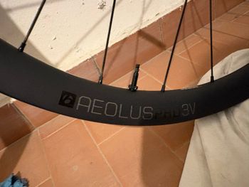 Used Bontrager Aeolus Pro 3V Wheelset 2025 bike — image 5 of 6