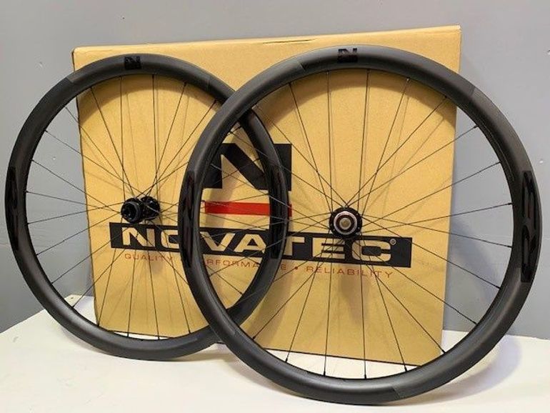 Used Novatec R3 Disc Carbon Laufradsatz 28 Microspline MS 2026 bike — image 1 of 2
