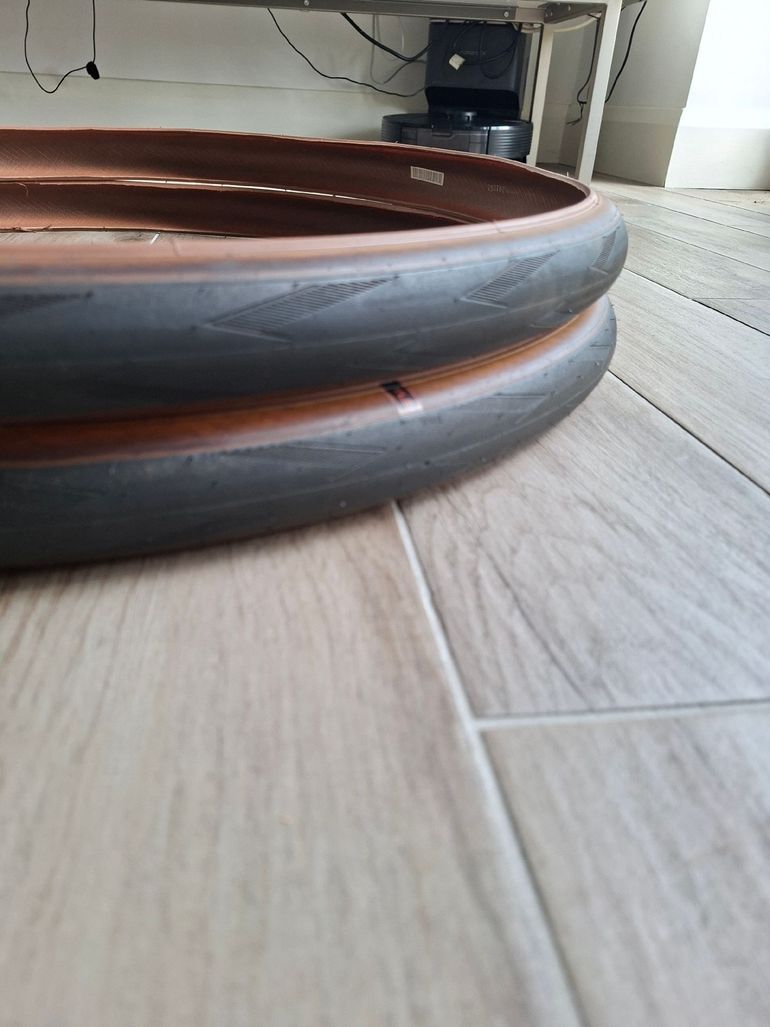 Used Schwalbe Pro One 700x28 2026 bike — image 1 of 3