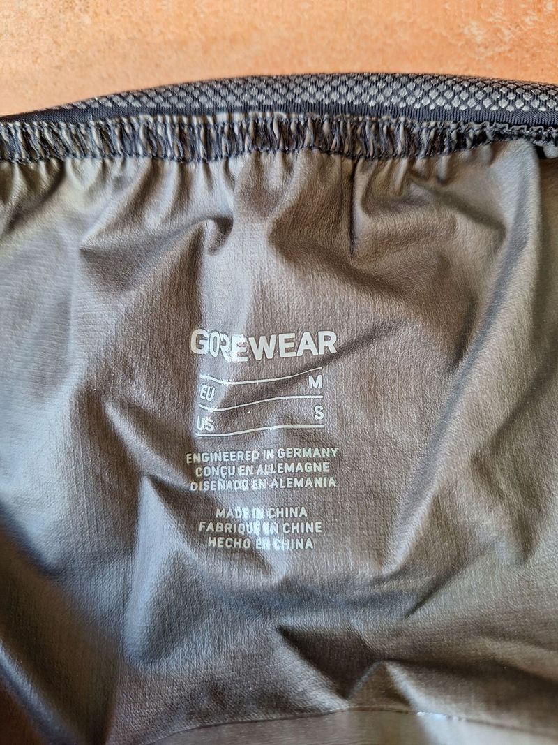 Used Gorewear Endure GoreTex bike — image 7 of 8