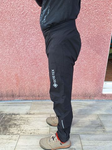 Used Gorewear Endure GoreTex bike — image 4 of 8