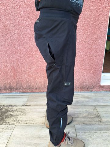 Used Gorewear Endure GoreTex bike — image 3 of 8
