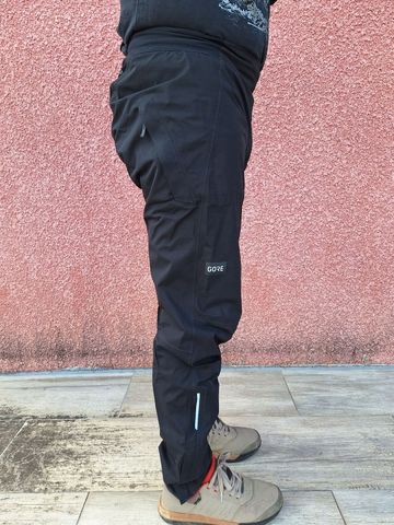 Used Gorewear Endure GoreTex bike — image 2 of 8