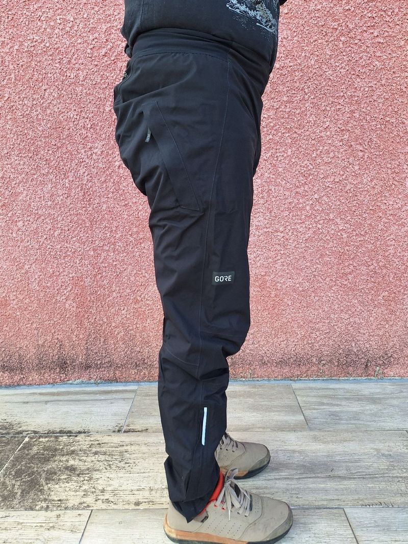 Used Gorewear Endure GoreTex bike — image 2 of 8