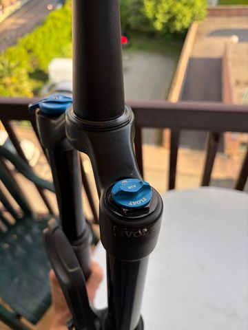 Used Fox 34 Performance 150mm 2020 bike — image 9 of 10