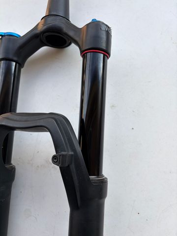 Used Fox 34 Performance 150mm 2020 bike — image 7 of 10