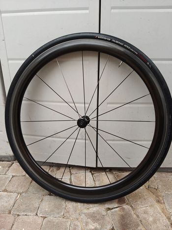Used Giant SLR 0 40mm carbon rimbrake wheelset 2019 bike — image 4 of 15