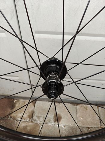 Used Giant SLR 0 40mm carbon rimbrake wheelset 2019 bike — image 8 of 15