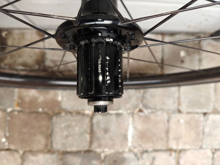 Used Giant SLR 0 40mm carbon rimbrake wheelset 2019 bike — image 15 of 15