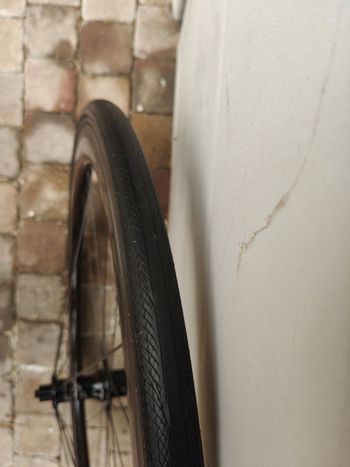 Used Giant SLR 0 40mm carbon rimbrake wheelset 2019 bike — image 9 of 15