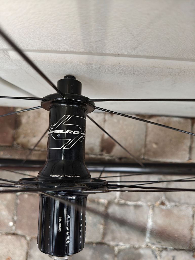 Used Giant SLR 0 40mm carbon rimbrake wheelset 2019 bike — image 10 of 15