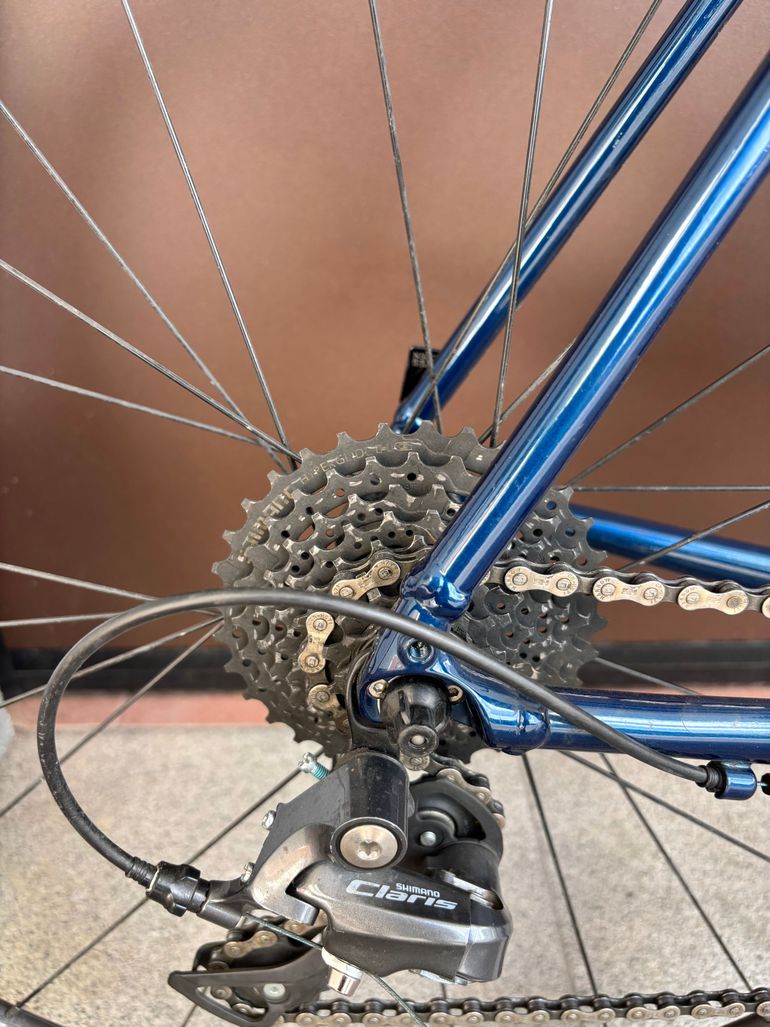 Used Trek Domane 2.0 2024 bike — image 2 of 8