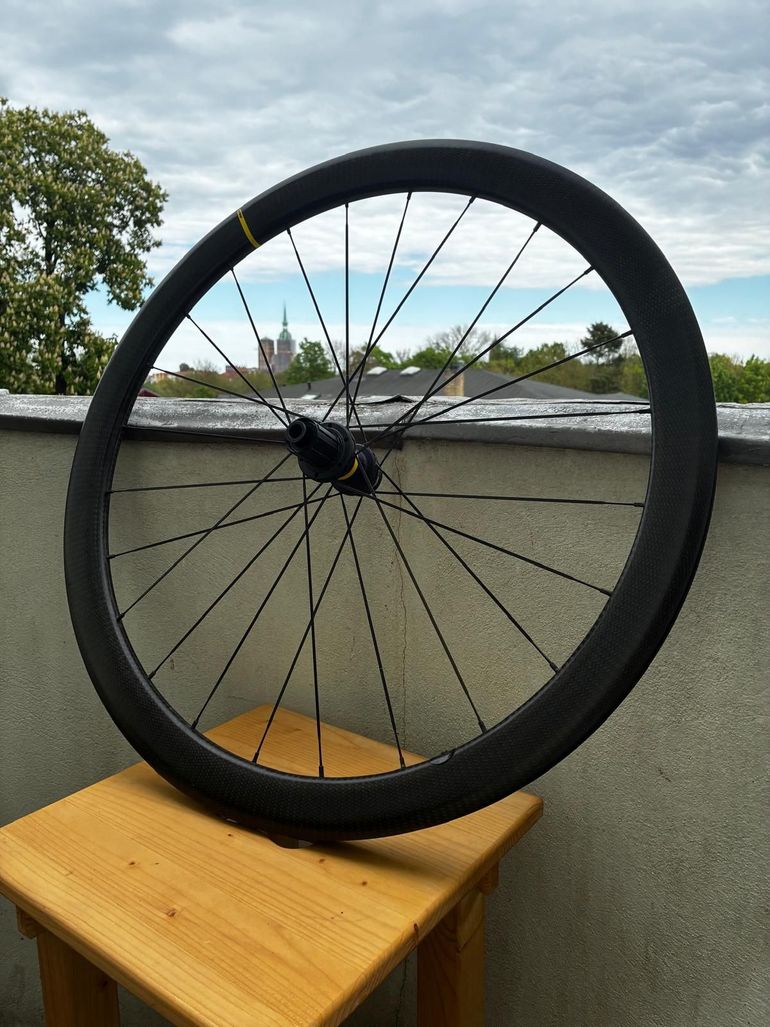 Used Mavic Cosmic SL 45 Disc 23mm 2022 bike — image 2 of 5