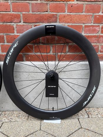 Used Scope NEW! R6 Full Carbon Wheelset Shimano Body 1526g 2026 bike — image 3 of 8