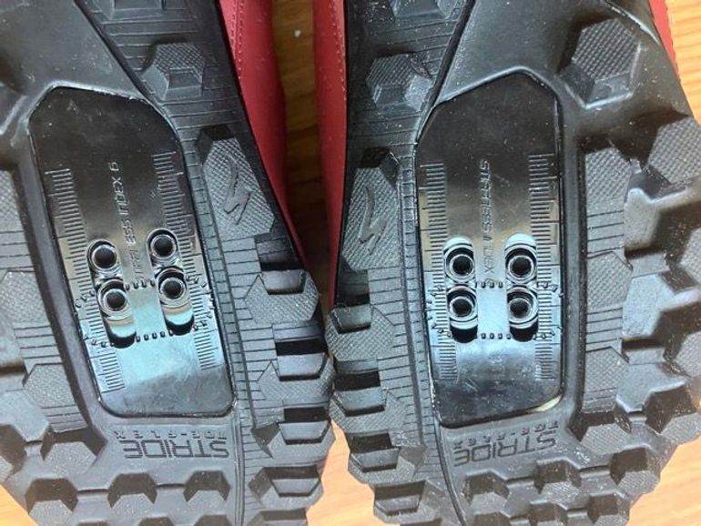 Used Specialized Recon 1.0 MTB Shoes 2022 bike — image 5 of 6
