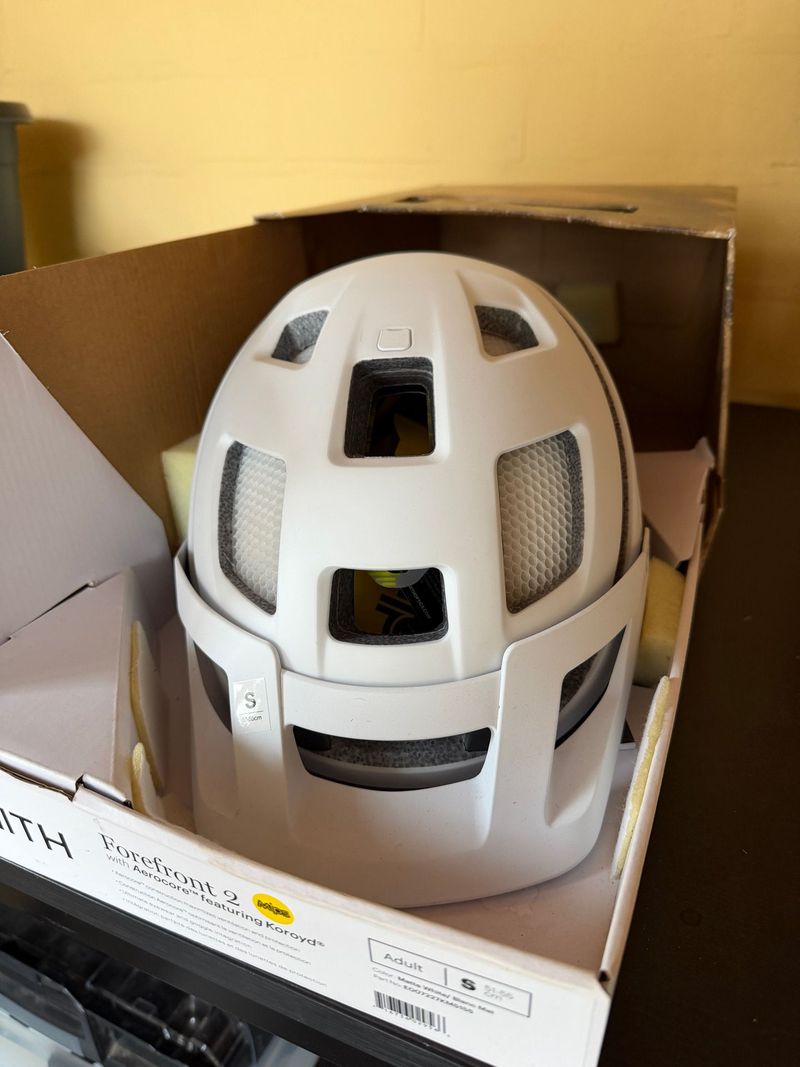 Used Smith Optics Forefront 2 MIPS Helmet 2022 bike — image 4 of 5