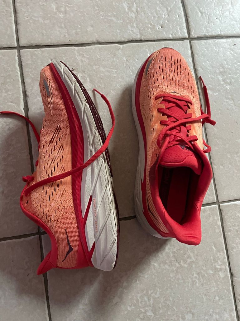 Used Hoka Clifton 8 EN 42,5 2025 bike — image 3 of 4