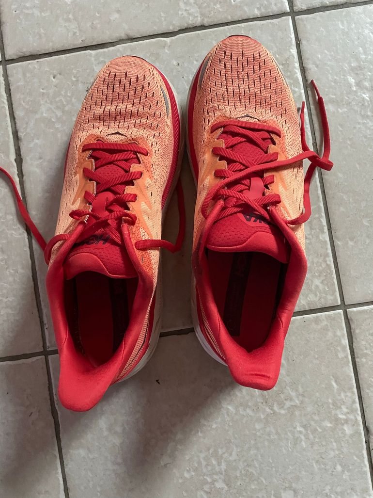 Used Hoka Clifton 8 EN 42,5 2025 bike — image 2 of 4