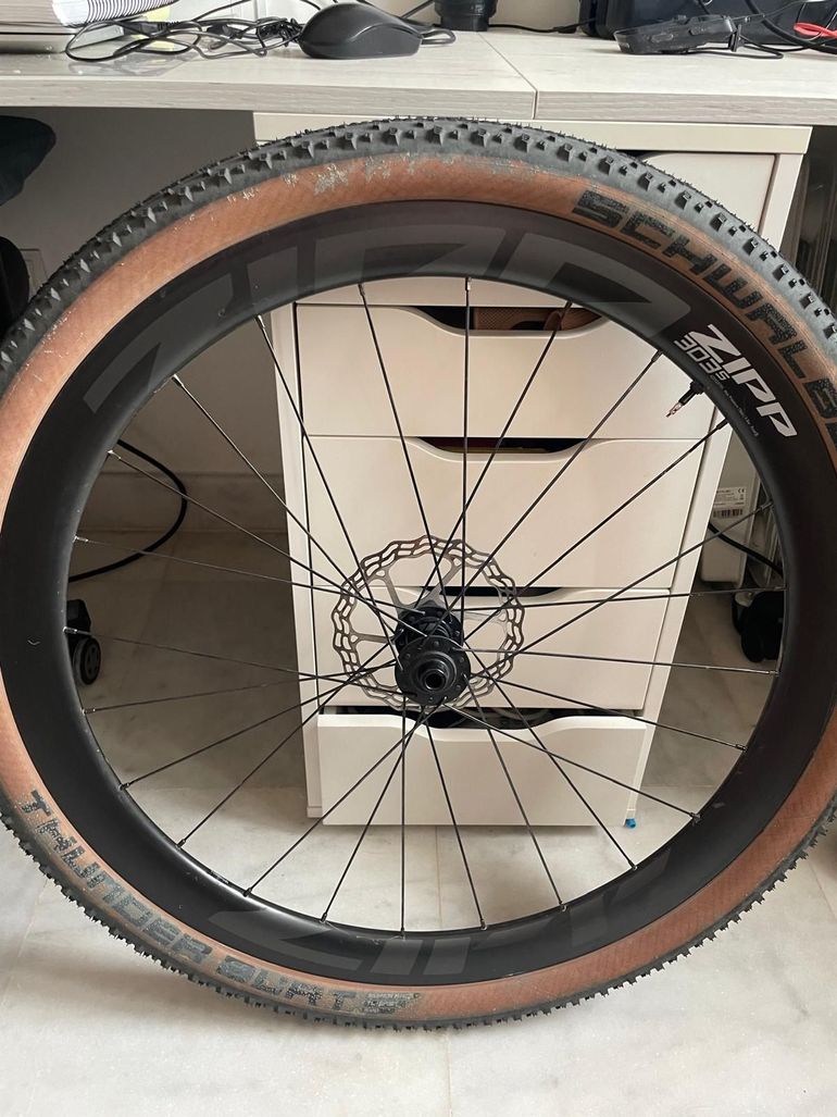 Used Zipp 303s Disc Carbon 2025 bike — image 4 of 5