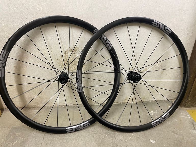 Used Enve SES 2.3 Wheelset bike — image 2 of 4