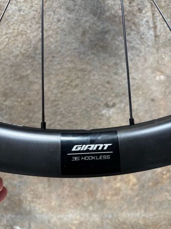 Used Giant SLR 2 36 Disc Wheelset 2024 bike — image 5 of 7