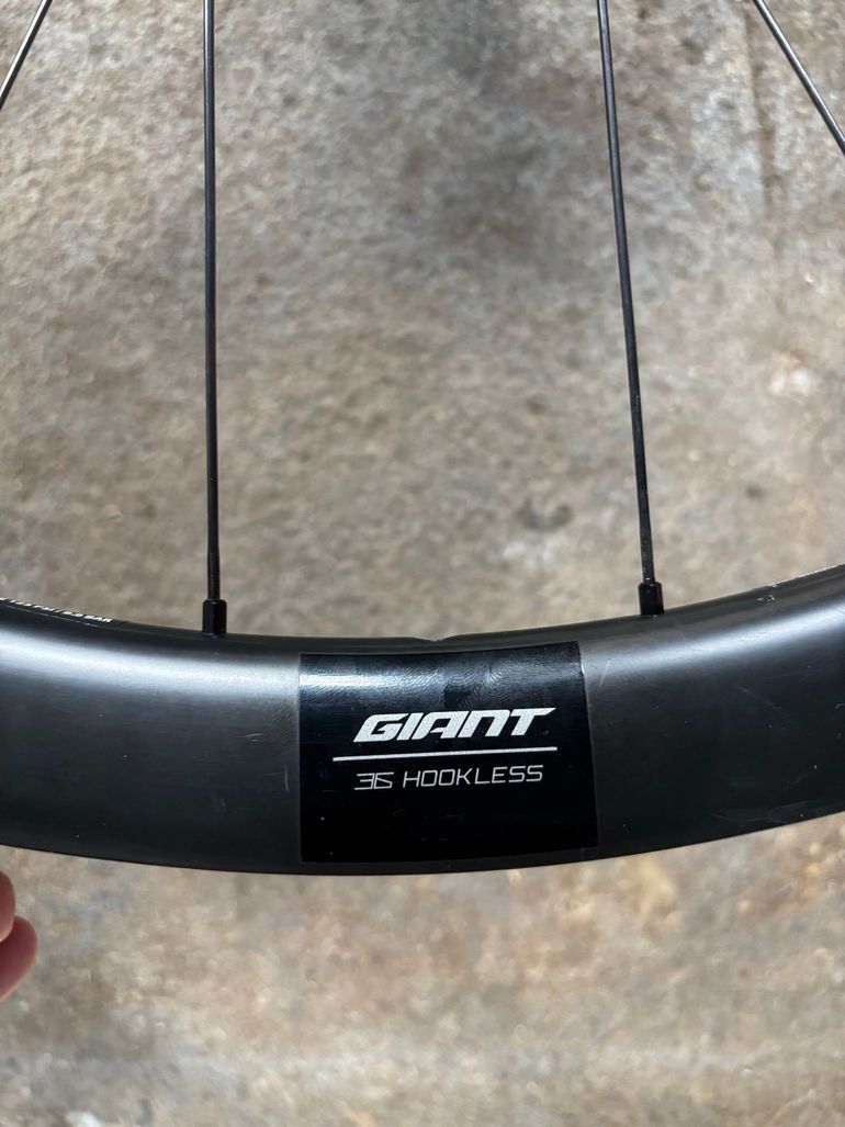Used Giant SLR 2 36 Disc Wheelset 2024 bike — image 5 of 7