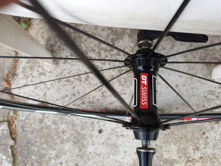 Used Dt Swiss R1700 Wheelset bike — image 4 of 7